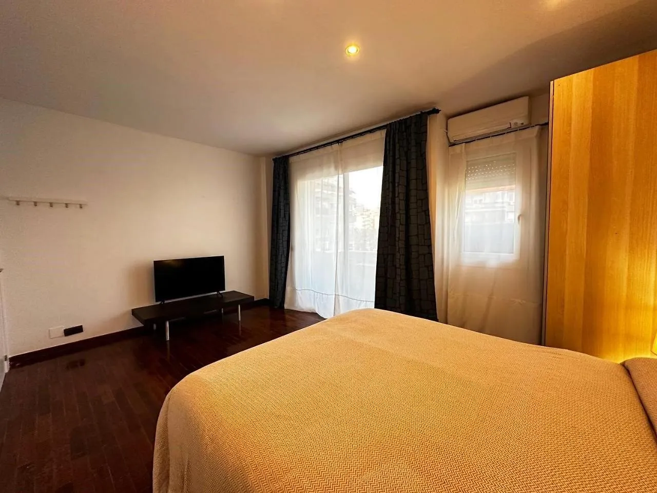 Nuevo Paris Habitaciones Barcelona Bed & Breakfast